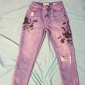 Womens Size 25 Pacsun mom jeans with embroidery